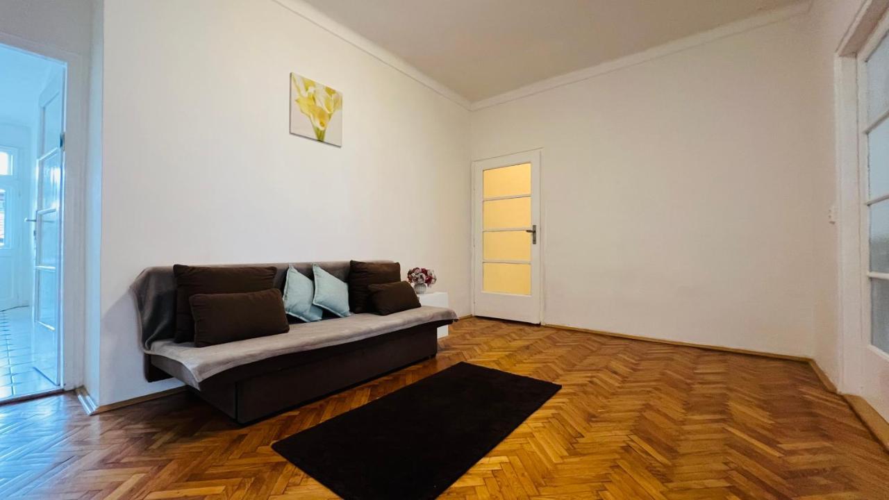Cosy Flat In The Heart Of Prague Apartment Exterior photo